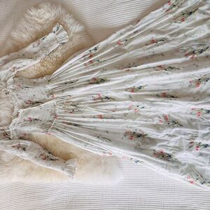 Doen White Floral Maxi Dress